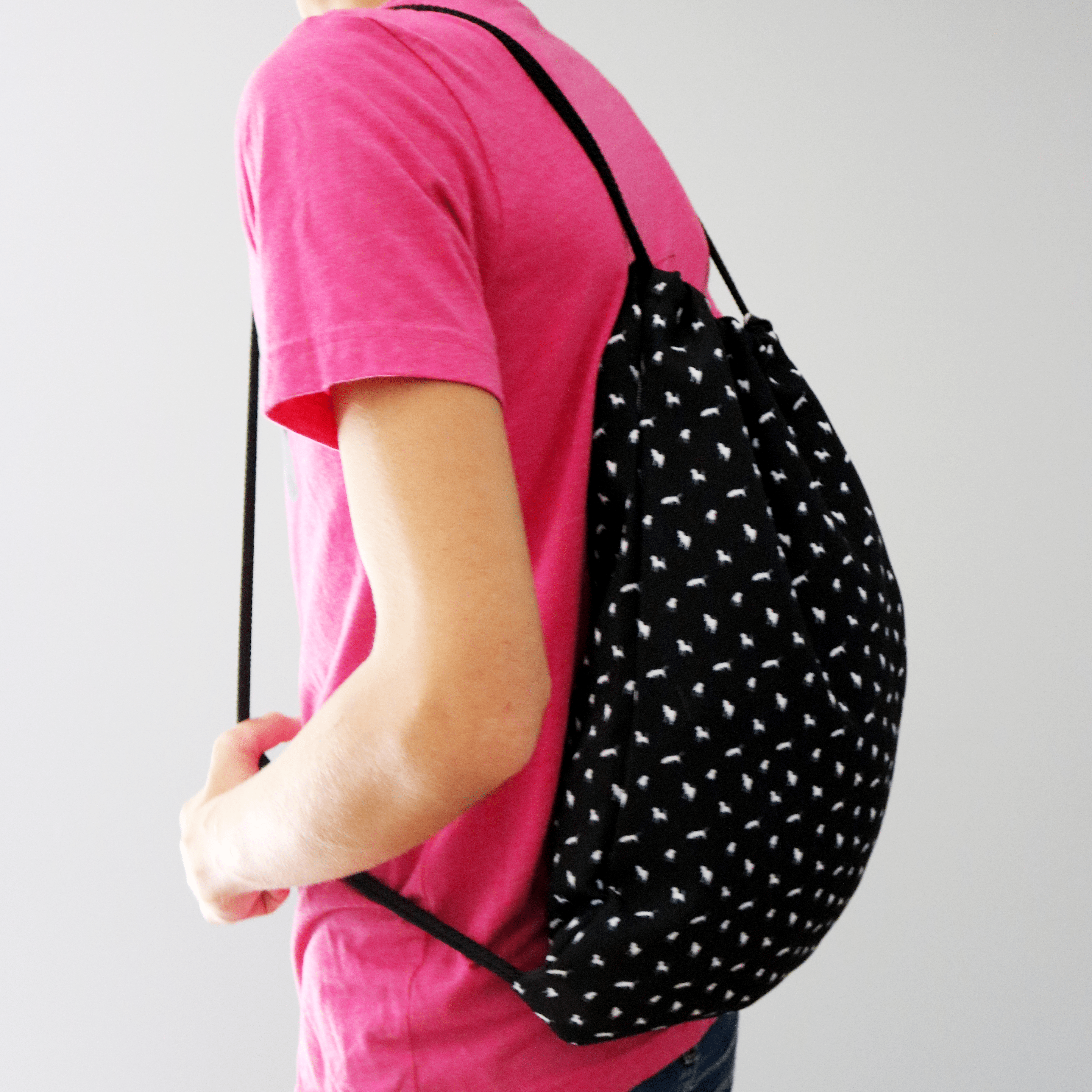 black-critter-print-drawstring-bag black-critter-print-drawstring-bag